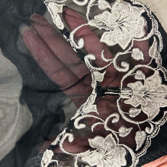 Victoria’s Secret teddy black mesh cream embroidery underwire sz36C NWOT vintage - Picture 11 of 15